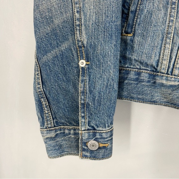 Levis Blue Denim Jean Trucker Jacket Size
Small  Regular Wash Men Pockets - Picture 4 of 9